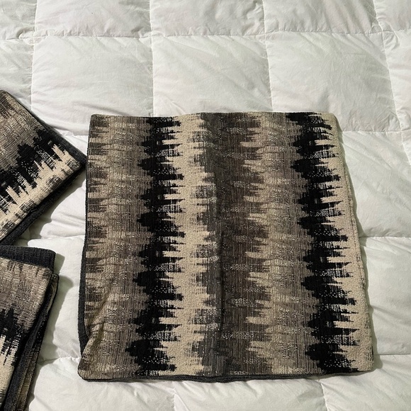 Set of Three Throw Decorative Pillow Cases 20x20in Pattern Tan Black Gray Zipper - Picture 3 of 6